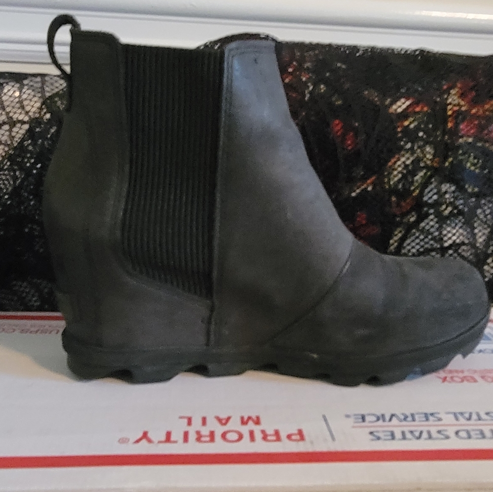 Sorel Joan of Arctic Wedge II Chelsea Boots for Women, Black 9.5/ UK 7.5